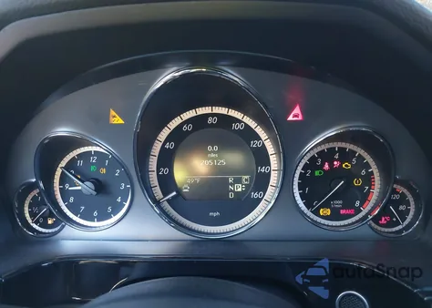 2010 Mercedes-Benz E 350 4Matic из США, поврежденный, VIN WDDHF8HB7AA065077